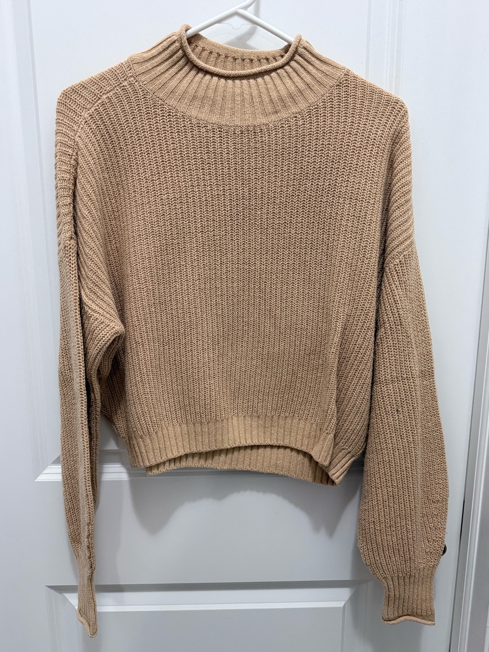 Hollister Knit Crew Neck Sweater Size Small in Brown Like New